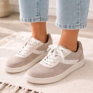 NWT Old Navy Women’s Sneakers Size 10 Neutral Beige Casual Shoes